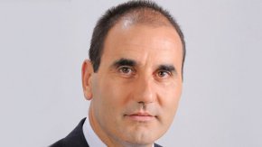 
"Когато си невинен, бъди истински и си подай имунитета, нека прокуратурата извърши съответното разследване, ако има основателна данни и доказателства за повдигане на наказателна отговорност, съдът ще прецени дали всичко това е истина, или не... В момента се създава коалиция за спасяване на имунитети". 