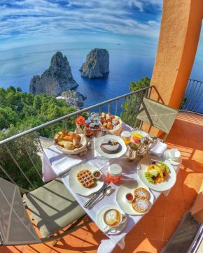 
Закуска на Капри, Италия
