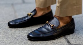 От създаването си през 1953 г. досега обувката е носена в Белия дом (Буш, 1974 г.), на променадата в Кан (Биркин, 1969 г.) и дори на червения килим (Уиз носи чифт на наградите "Златен глобус" през 2016 г.). Сред другите известни носители са режисьорът на "Кръстникът" Франсис Форд Копола, София Лорен, кралската особа на Монегаска Шарлот Казираги, Мадона (която облича версия на платформа, за да получи наградата си MTV VMA за най-добър женски видеоклип през 1995 г.), Джоди Фостър, Брад Пит по време на сцена във филма "Боен клуб" от 1999 г., а напоследък - актрисата Зоуи Кравиц и моделът Джиджи Хадид.
