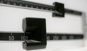
И тъй като този показател е предназначен за широко приложение сред населението, той придобива огромно значение за отделните хора, като понякога дори се нарича "алена буква".
