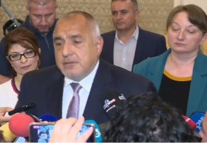 

    "Много познато лице в Брюксел", коментира Бойко Борисов.
