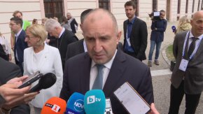 
    "Много важно е да знаем истинските причини за това, което става, дали целта на Пригожин е свалянето на Путин, или старите негови разправии с МО и борбата за превъзходство на фронта", заяви Румен Радев.