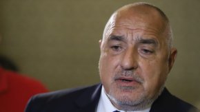 
„В Министерския съвет най-овластения човек в държавата е премиерът. Той ръководи службите и полицията. Може да свърши всяка работа, а не да призовава”, е мнението на лидера на ГЕРБ.