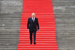 
86 милиарда рубли (1,08 млрд.долара) за ЧВК Вагнер и още 80 млрд.рубли за доставка на храна на войската е взел от Министерството на отбраната на Русия Пригожин. Дано е откраднал по-малко, но това ще го проверим, заяви официално президентът на Русия Владимир Путин. Така той коментира слуховете за финансово недоволство, което може да е породило бунта на олигарха.
