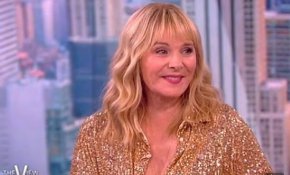 И едно от тези неща беше да върнем Патриша Фийлд и си помислих, че ако ще се връщам, трябва да се върна с този стил на Саманта, трябва да го прокарам, и го направихме!
