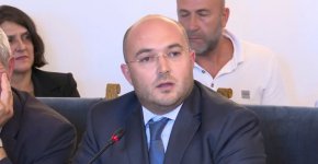 Надявам се скоро законът да влезе в сила и да осигурим достъп на КАТ до камерите за скорост на всички български общини. Така ще можем да инвестираме в нови устройства и да затегнем заедно контрола, за да бъде безопасно движението в българските градове", съобщи шефът на СОС Георги Георгиев.