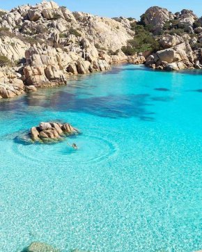 
По-чиста е, Сардиния, Италия