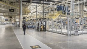 Добрите новини идват по линия на месечните данни. Индексът на промишленото производство (сезонно изгладени данни) през май 2023 г. нараства с 1.6% в сравнение с предходния месец. По този начин се прекъсва поредицата от пет месеца на понижения. 