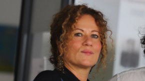 
По-късно я спрели на бул. "Ал. Пушкин", малко преди "Княжево", като тестът с дрегер е отчел 1,2 промила алкохол. Задържана е в ареста на столичното Шесто Районно управление.