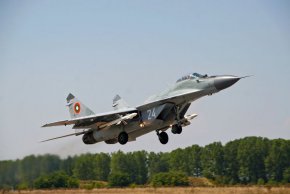 

България получи по един самолетен двигател за МиГ-29 от Полша в края на март и средата на май, с което още един изтребител МиГ-29 стана готов за летателна експлоатация.