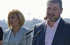 Никола Вапцаров и Манолова