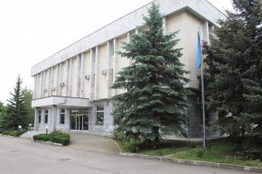 Посолството информира, че "Миротворец" е независим информационен ресурс на обществена инициатива на Центъра за изследване на признаците на престъпления срещу националната сигурност на Украйна, мира и сигурността на човечеството и международния правов ред