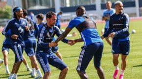 Северномакедонският отбор стигна до мачове със "сините", след като отстрани литовския Хегелман с победа с 5:0 като гост и равенство 0:0 у дома.
