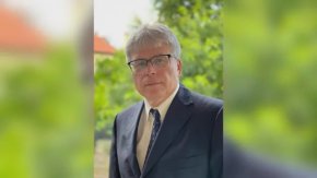 Участието в бордове на 2 банки, основани от ДС-офицери не е единственият скандал с номинацията на ППДБ за шеф на НЗОК с нейните 7млрд. годишен бюджет.
"Документите сочат за умишлено придобиване на имоти на занижени цени под пазарната оценка с цел укриване на местни данъци и такси и по този начин е ощетен общинският бюджет.