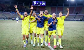  В 28-ата минута домакините отправиха точен удар, след като Михал Пинтер се извиси над защитата след корнер и стреля с глава, но Андреев спаси отлично.