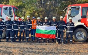 Предполага се, че българските огнеборци са пристигнали на българо-гръцката граница към 12.00 часа днес. 