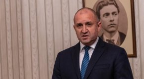 Предлагам да конституирате като заинтересовани институции Народното събрание, Министерския съвет, министъра на транспорта и съобщенията, министъра на правосъдието и министъра на финансите.