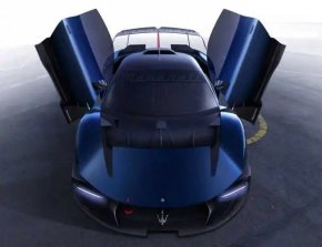 Докато чакаме информация за окончателната статистика, преглед на нашия оригинален дебютен пост на Project24 изброява колата като имаща шестстепенна секвенциална трансмисия вместо осемстепенната скоростна кутия с двоен съединител на MC20.