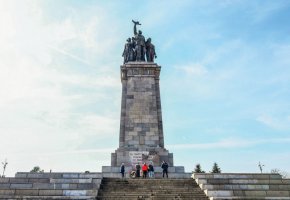 До Нова година