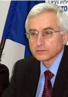 Връщам се към потенциалния и мащабен именно по Вашите мерки политически проект