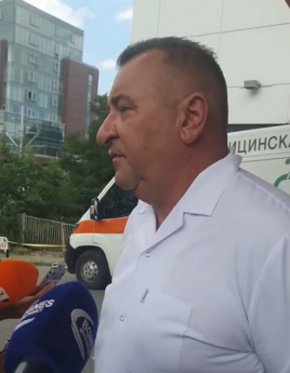 По думите на д-р Димитров е рано да се каже дали предстоят още операции, защото това се решава в последствие ако се появят усложнения. Той посочи, че пациентката има охрана. Директорът на "Пирогов" отказа да коментира самоличността й, тъй като случаят е криминален и се води разследване.
