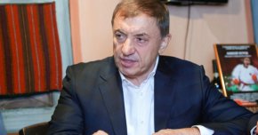 
„Нямам обяснение. Просто съм в шок. В каква държава живеем. Просто да ти вземат живота на сила... Това не знам как да го обясня“, разказва той.