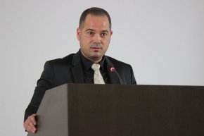 Разследващите работят по 2 версии за убийството на Алексей Петров - отмъщение или финансови дългове, обяви министърът на вътрешните работи Калин Стоянов. 