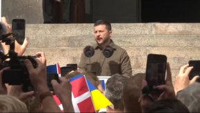 "Международното право няма да бъде възкресено. Демокрациите по света, всяка от тях може да се превърне в мишена или за ракети, или за наемници, или за дестабилизация", каза той. "Украйна ще победи. 