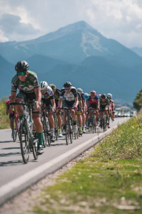 шеста година