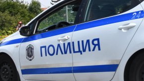 
Задържан е и шофьорът на буса, който е български гражданин с изтекла книжка.