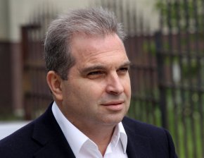 
Камиони с тегло над 3,5 тона ще плащат с 50% по-ниска тол такса, ако са изминали минимум 6000 км по платените пътища в страната за месец.