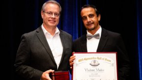 До скоро българинът  беше треньор на американския национален отбор по акробатика 