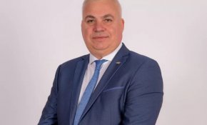 Става депутат