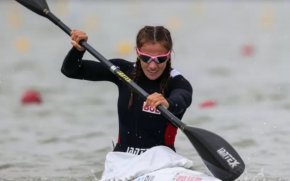 
"На 04.09.2023 г. в офиса на БФКК и БОК постъпи писмо от международната федерация по кану-каяк, с което ни информират, че имаме квота на К1 500 м жени в лицето на Йоана Георгиева", информираха от централата в медийно съобщение.
