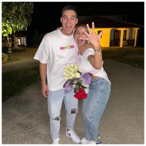 
Носителката на титлата Мис България 2018 Теодора Мудева получи диамантен пръстен от своя любим Румен Радев с предложението за брак