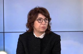 
Тя отрече появилата се в медийното пространство информация, че бившият транспортен министър Николай Събев е повлиял върху издигането ѝ за кмет на Русе.