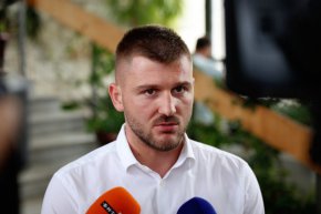 
Илия Проданов подава оставка като съветник на земеделския министър. Той е и шеф на Националната асоциация на зърнопроизводителите.