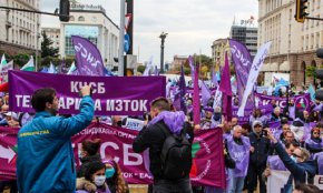 
- Да отпаднат предлаганите от ЕК сценарии за окончателно затваряне до 2030 г. на мощности за въгледобивно електропроизводство, което е в явно противоречие с решението на НС за запазване на въглищната енергетика до 2038 г.
