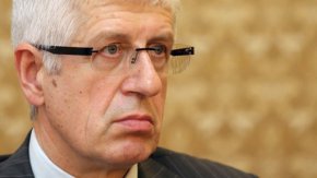 
 Според мен ще учудим света. Освен това, как точно определяме руския газ? Изглежда, че руснаците, и унгарците, и сърбите са знаели, че някой готви такава сглобка тук, защото сигурно си спомняте, че преди около месец и Вучич, и Орбан се изрепчиха и казаха, че заплахите срещу "Турски поток" и транзита на газ ще ги приемат едва ли не като обявяване на война. 
