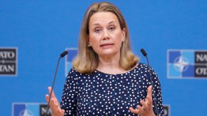 Планирам и срещи с групи от гражданското общество. Преди всичко ще бъда там заради форум по сигурността, което е чудесна възможност за публично говорене, както и за разговор с по-широка публика в България за значимата работа, която тези хора вършат като съюзници на НАТО и за да благодаря на България за всичко, което прави за Украйна", заяви тя.