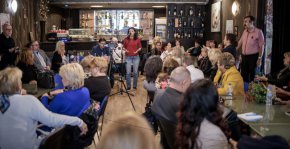 
 Срещата премина при изключително висок интерес, а в препълнената зала присъстваха над 60 представители на софийските читалища.
