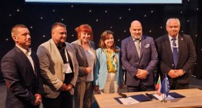 Диян Дилов (най-вляво) и Ангелос Влачос (вторият отдясно)