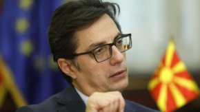 Промените в Конституцията на Северна Македония няма да бъдат приети до 29 октомври, когато в страната пристига председателката на Европейската комисия Урсула фон дер Лайен, смята президентът на Северна Македония Стево Пендаровски