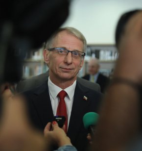 Тъй като планът е двата да вървят успоредно като строителство и в рамките на две до три години да бъдат готови и двата блока, които са нужни за енергийната система. Тяхната обща мощност е 2300 мегавата, с което те значително надхвърлят мощността от 1760 мегавата на затворените първи до четвърти блок на АЕЦ "Козлодуй".