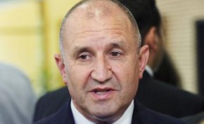 На свой ред шефът на енергийна комисия Делян Добрев каза, че от ГЕРБ разбират мотивите на президента, но добави, че парите от ПВУ са по-важни.
