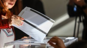 
В Кърджали Ерол Мюмюн е новият кмет с 57,14% (при преброени 52,89% от гласовете). В Ямбол печели досегашният кмет Валентин Ревански със 79,15% (при обработени 100% от гласовете).