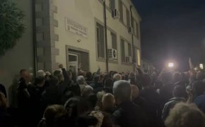    Прокуратурата проверява МВР за чадър над убиеца от Нова Загора