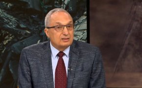 
Този път изправяйки големи мюсюлмански общности, каквито има във Франция, Германия срещу другите части на западните общества и срещу правителствата. Това крие риск да се разпалят огнища на насилие, безредици и терористични атаки, но в по-големи мащаби”, обясни Костов. Според него у нас определението „хибридна война” остава неизяснено.