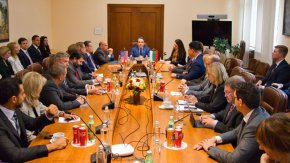 
Пълноправното ни членство в еврозоната и ОИСР ще допринесe за икономическото развитие и благосъстояние на страната ни, категоричен е Асен Василев и увери, че българските институции правят всичко възможно това да се случи. 