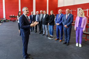 Обновена зала за щанги в НСА